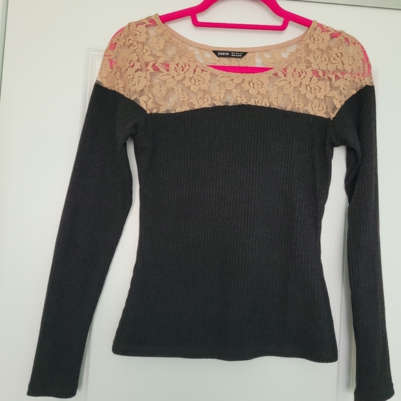 SHEIN Lace Top Rib-knit Slim Tee - Picture 2 of 5